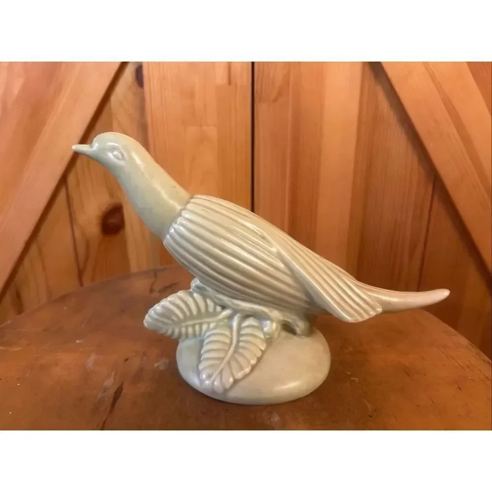 vintage porcelain bird figurine Pale Green (5767)